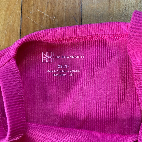 No Boundaries Magenta Ribbed Tank Top- Juniors XS - Picture 2 of 2